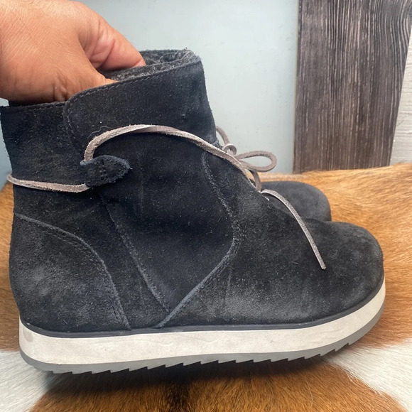 Womens Merrell winter boots size 7.5 check them out thanks 🙏 - Picture 3 of 8